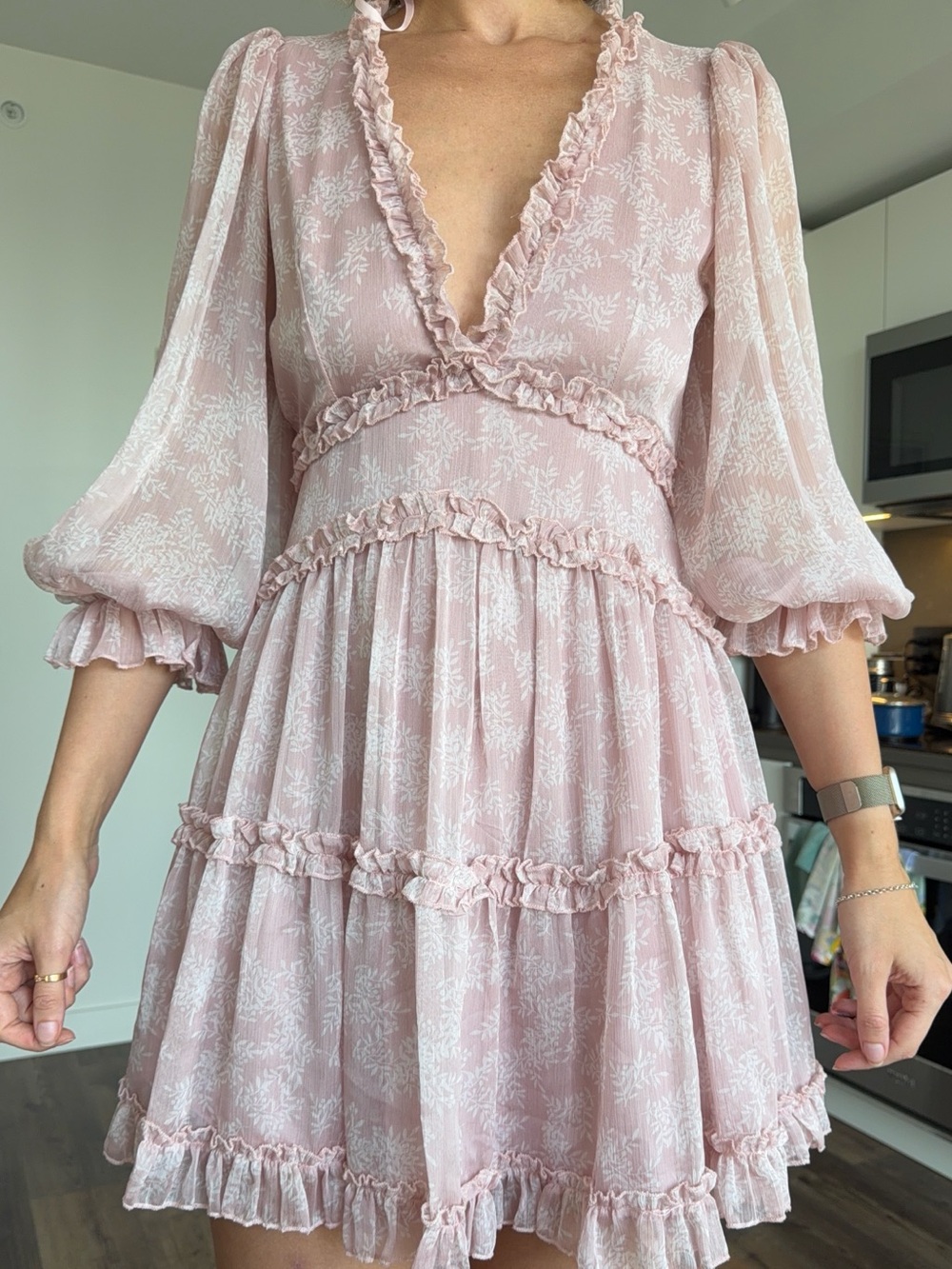 Women’s Pink Ruffle Tiered V‑Neck Dress